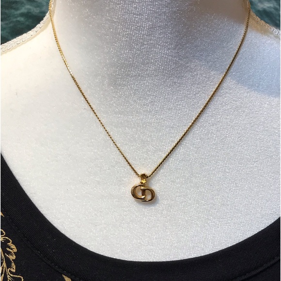 DIOR CD Logo Gold Necklace 15”-17” 😍🔥❤️ - Picture 4 of 17